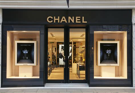 chanel visual merchandiser